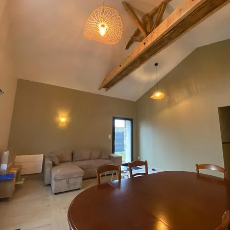 Gite Les Magnils-Reigniers * Les Magnils-Reigniers